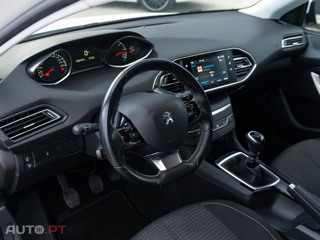 Peugeot 308 1.5 BlueHDi Business Line