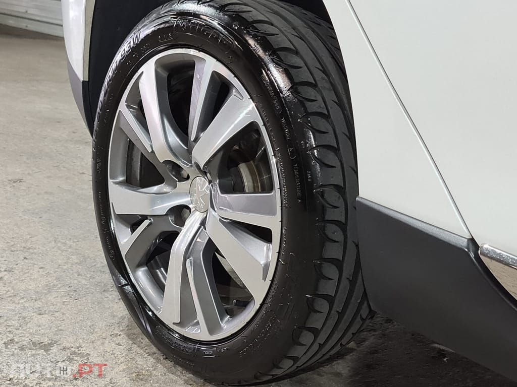 Peugeot 2008 1.6 BlueHDi Allure
