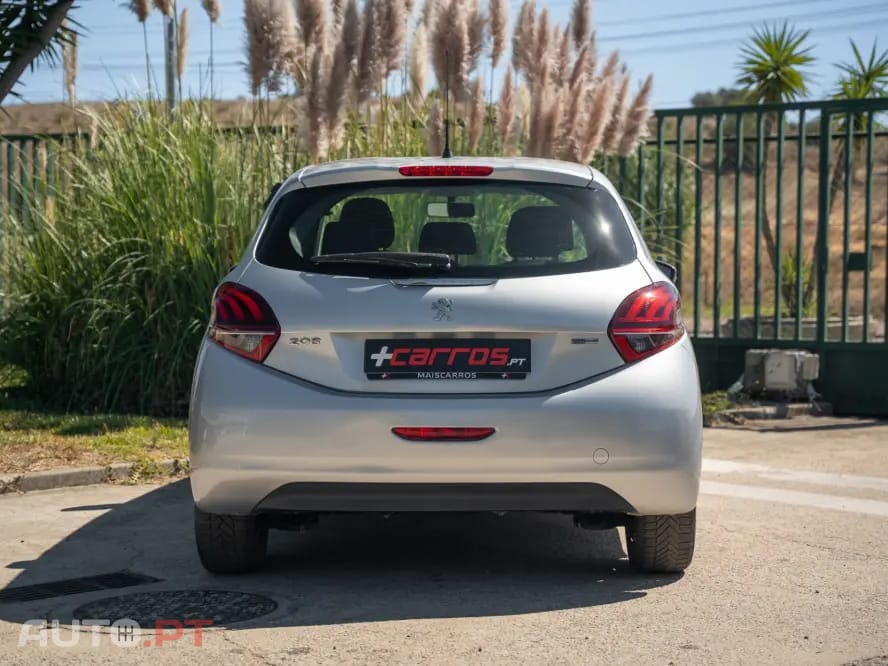 Peugeot 208 1.2 PureTech Signature