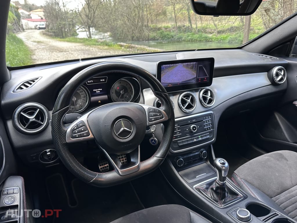 Mercedes-Benz CLA 200 d AMG LINE