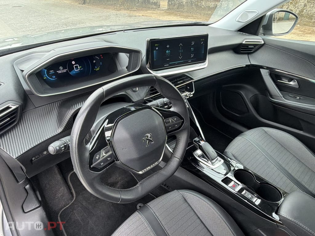Peugeot E-2008 50 kWh Allure