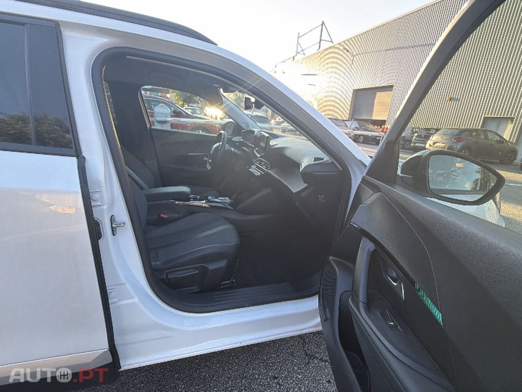 Peugeot E-2008 Allure