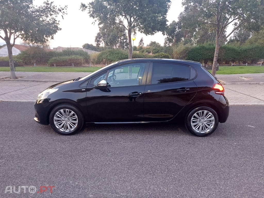 Peugeot 208 1.6 BlueHDi Style