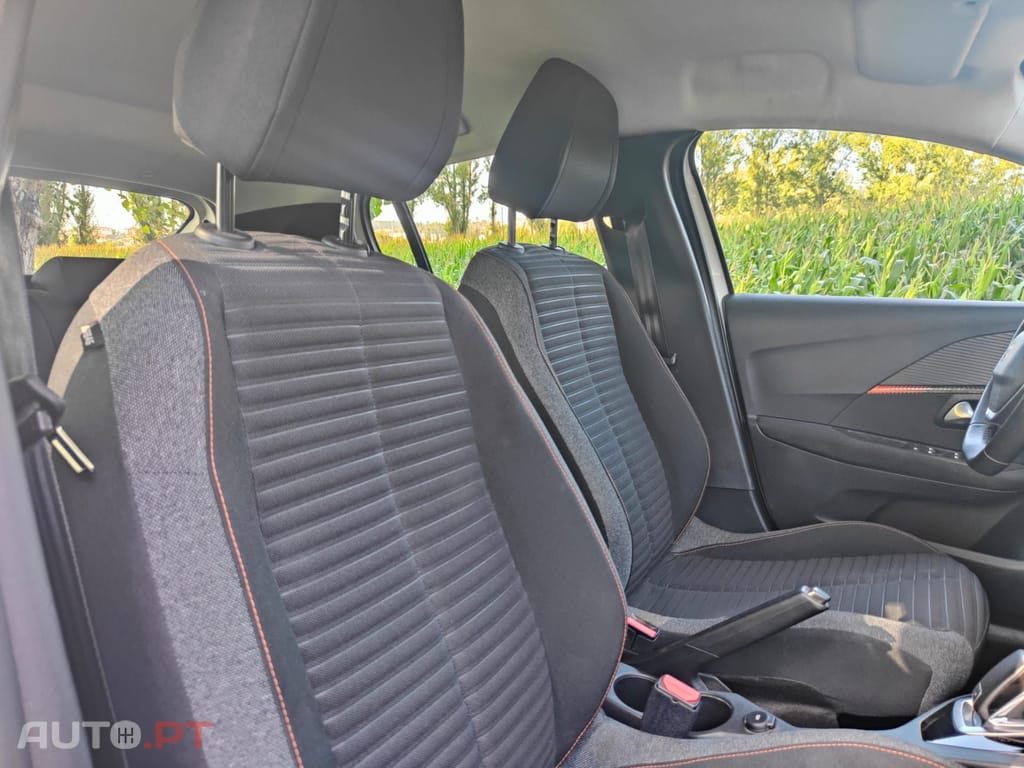 Peugeot 208  1.2 PureTech Allure EAT8
