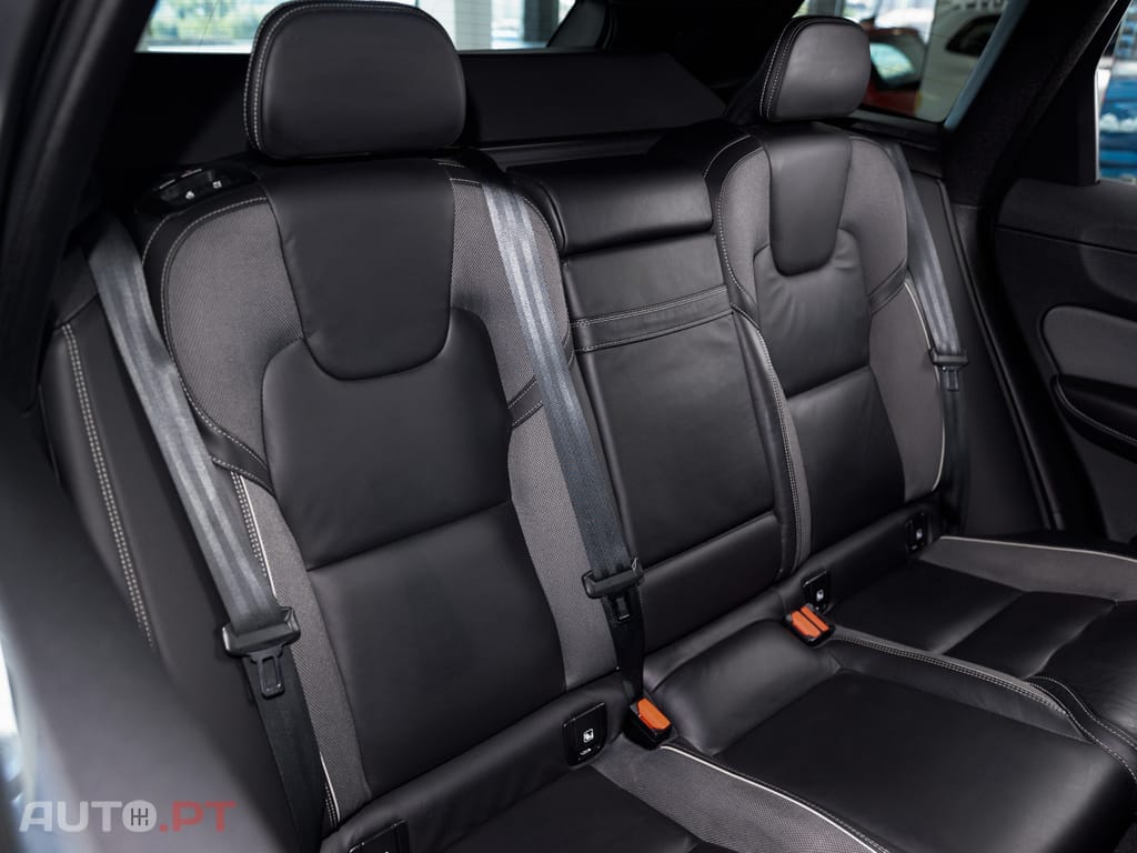 Volvo XC60 2.0 D4 R - Design