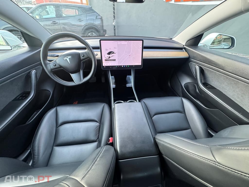 Tesla Model 3 Tração Traseira