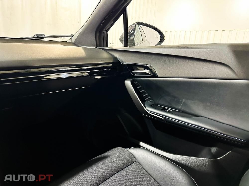 MG MG4 77 kWh Extended Range Luxury