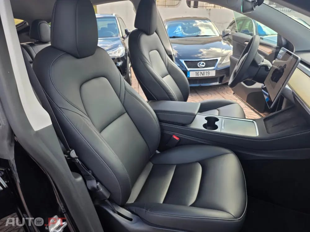 Tesla Model Y RWD