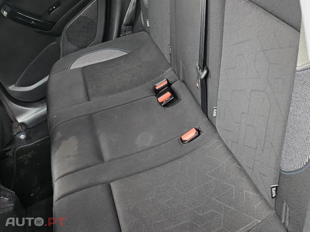 Peugeot 2008 1.2 PureTech Signature