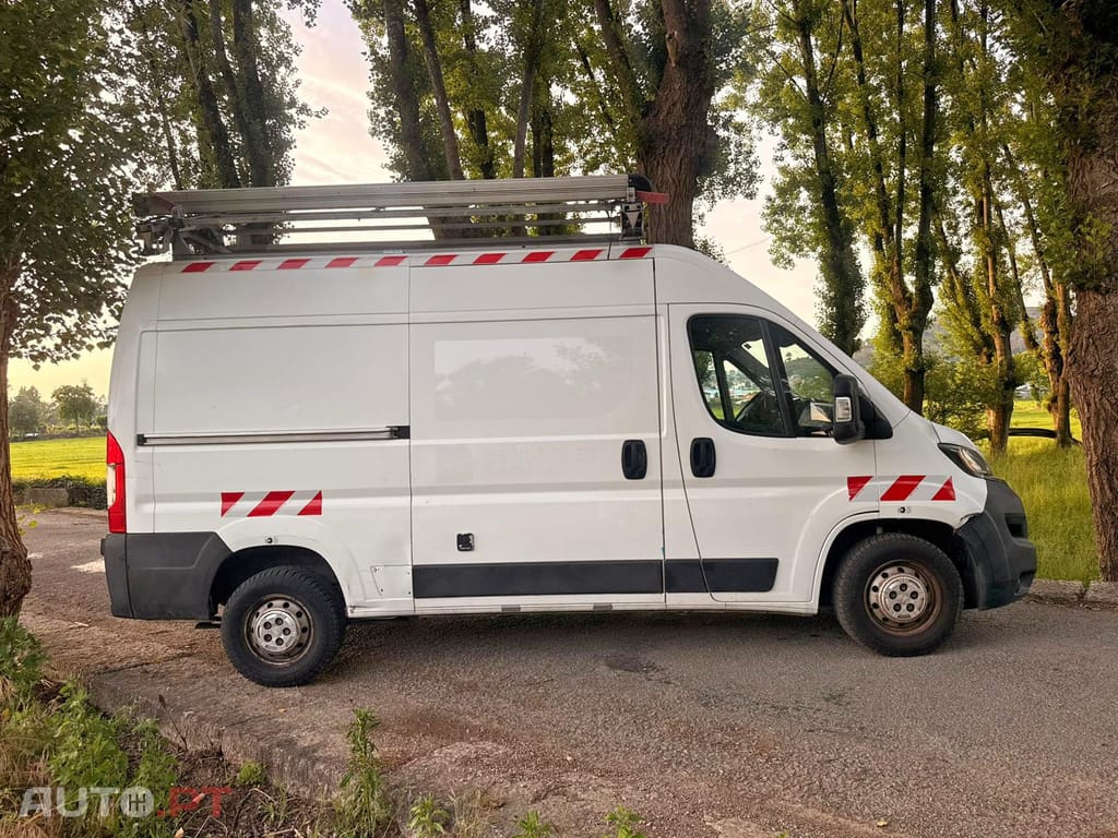 Peugeot Boxer 2.0 BlueHDi 330 L2H2 Premium