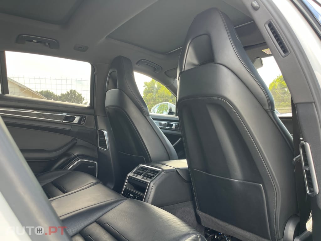 Porsche Panamera 4 E-Hybrid