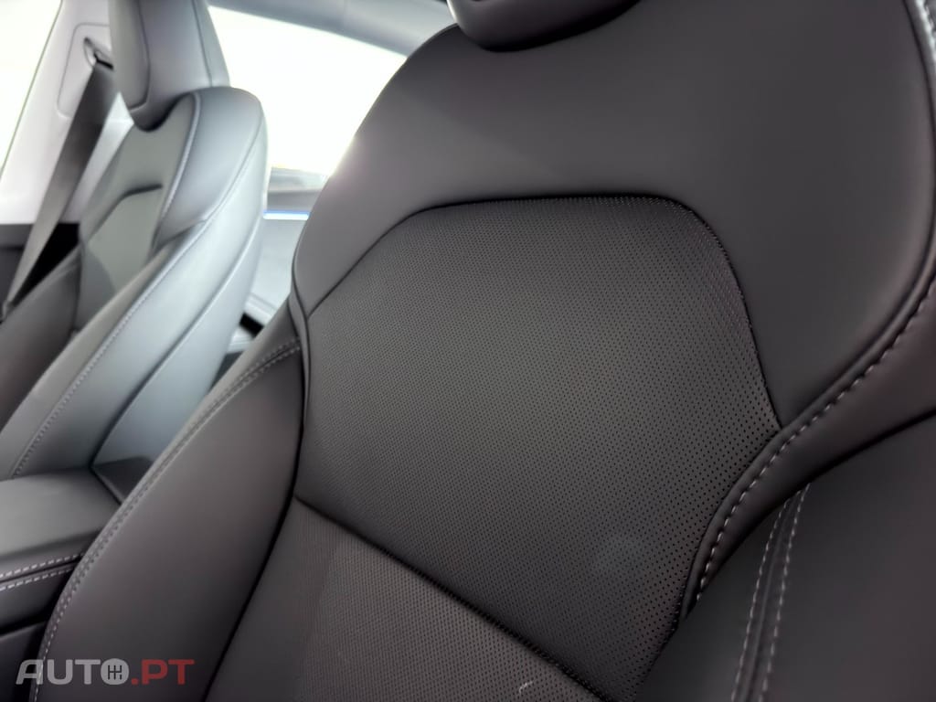 Tesla Model 3 Tração Traseira