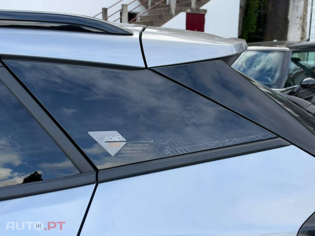 Peugeot E-2008 50 kWh Active