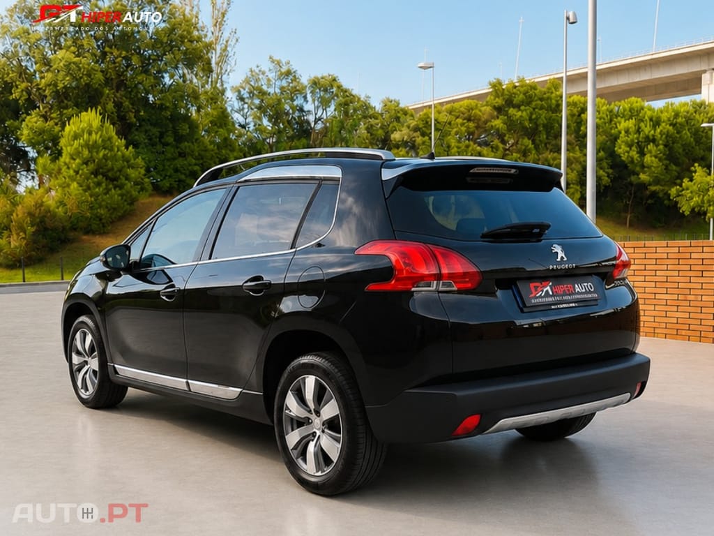 Peugeot 2008 1.2 PureTech Allure