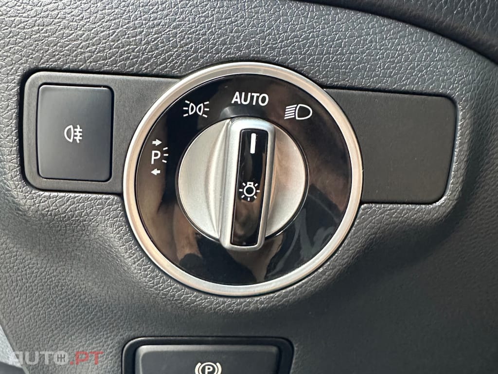 Mercedes-Benz GLA 200 d 7G-DCT Urban Automático