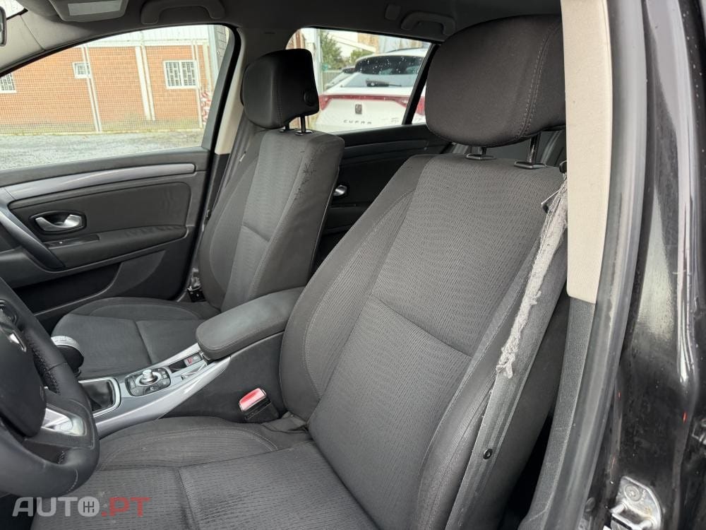 Renault Laguna Break Outro