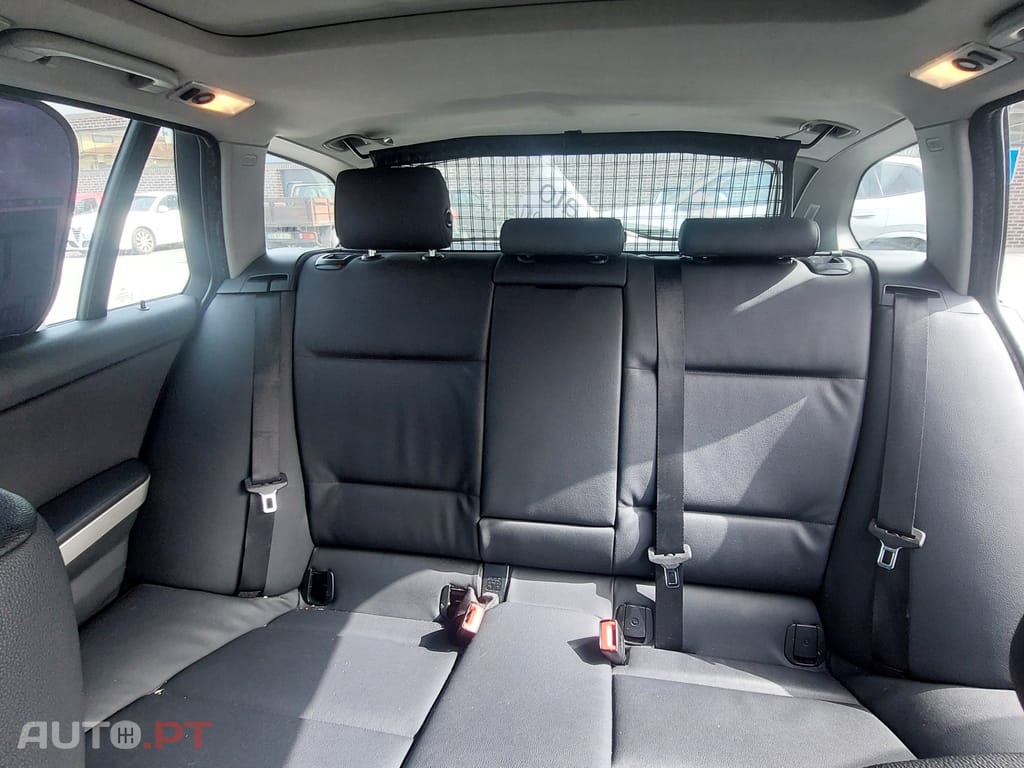 BMW 320 BMW 320D Touring | Nacional | tecto panorâmico | automático | IUC 50