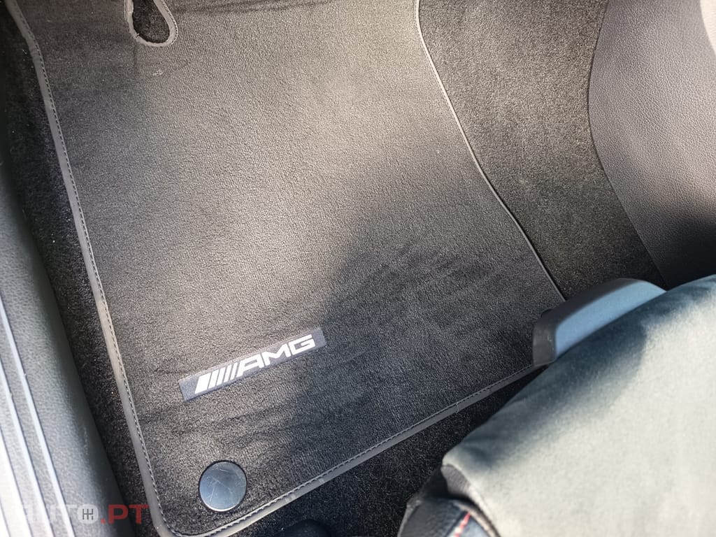 Mercedes-Benz A 250 e AMG Line