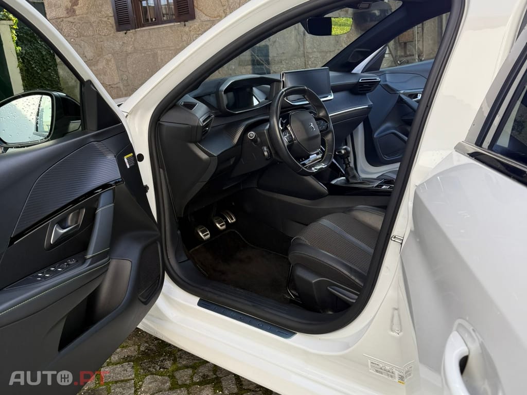 Peugeot 208 GT LINE