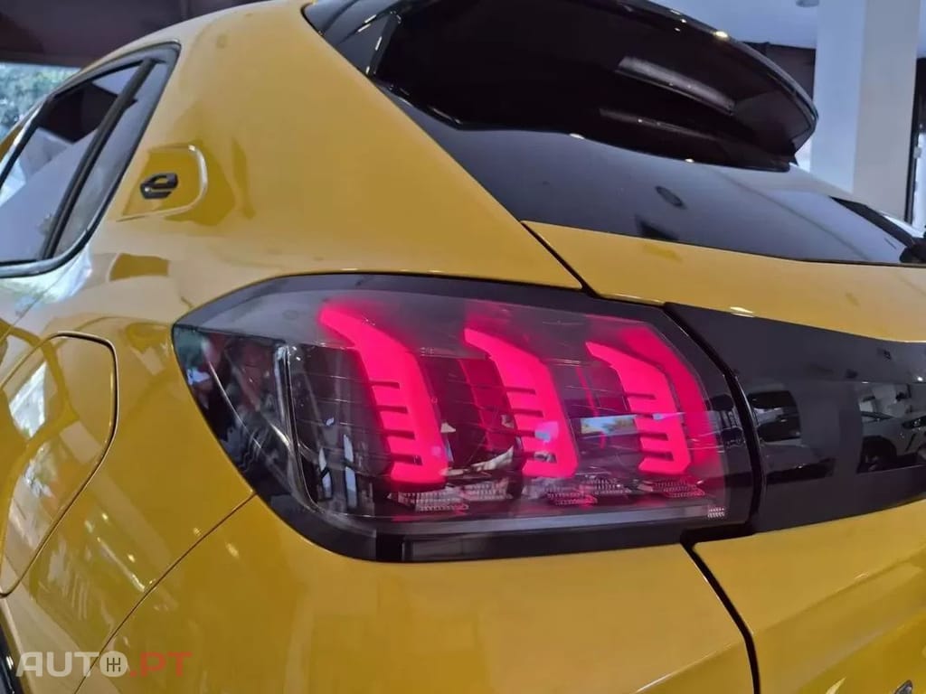 Peugeot E-208 50 kWh GT