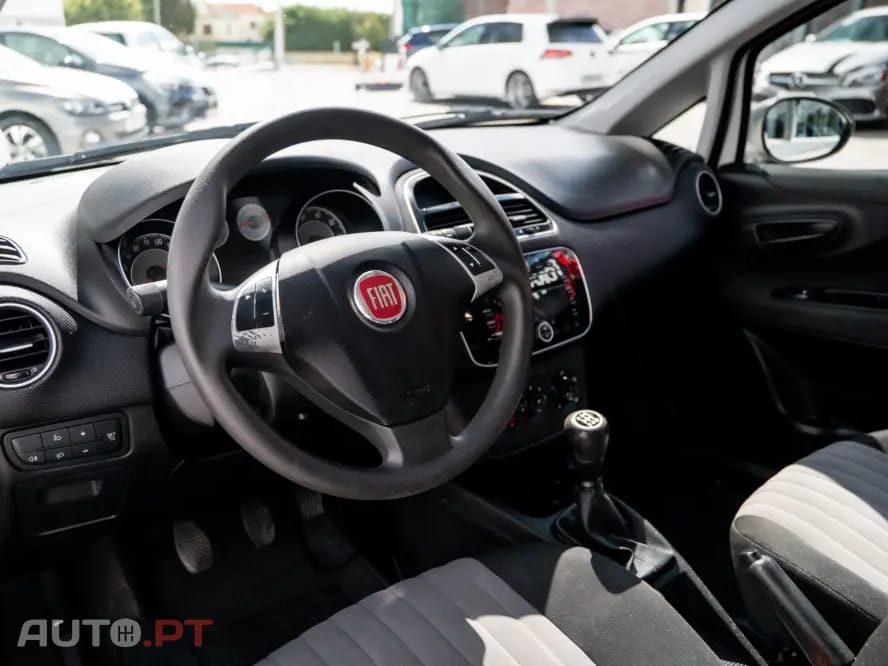 Fiat Punto 1.3 M-Jet Easy S&S — fotografia 3