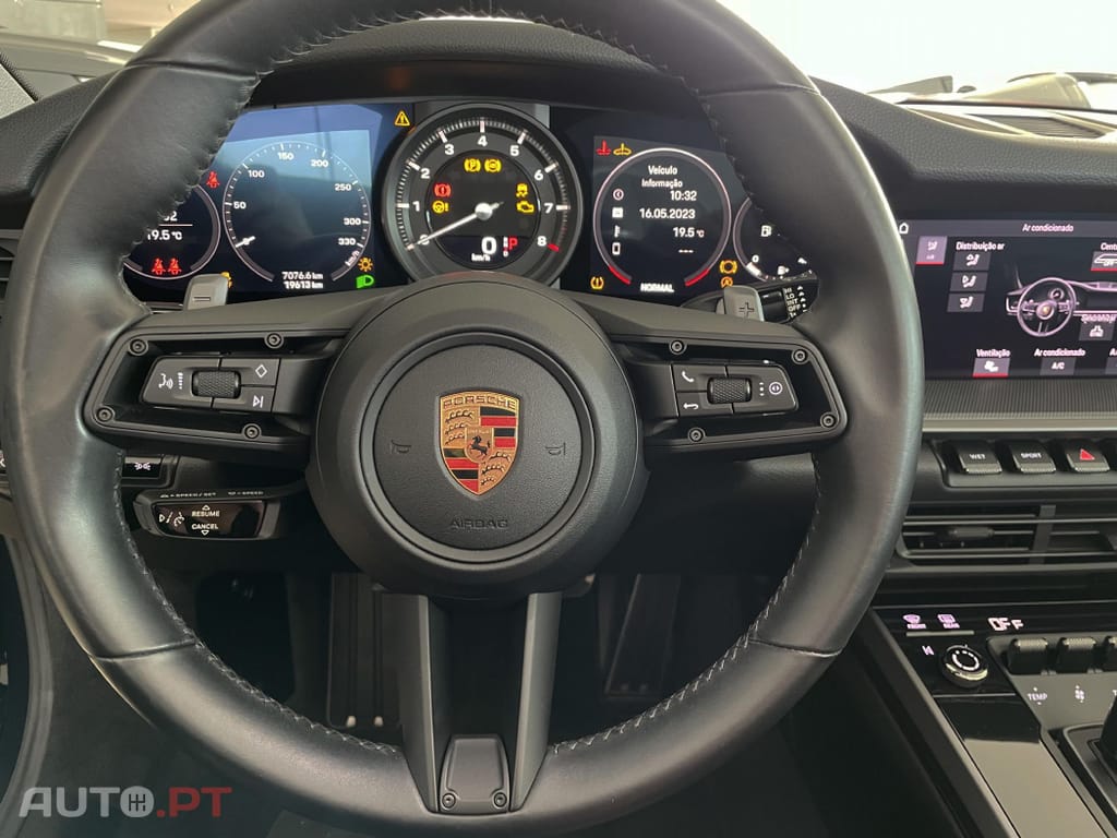 Porsche 992 Carrera Cabriolet PDK