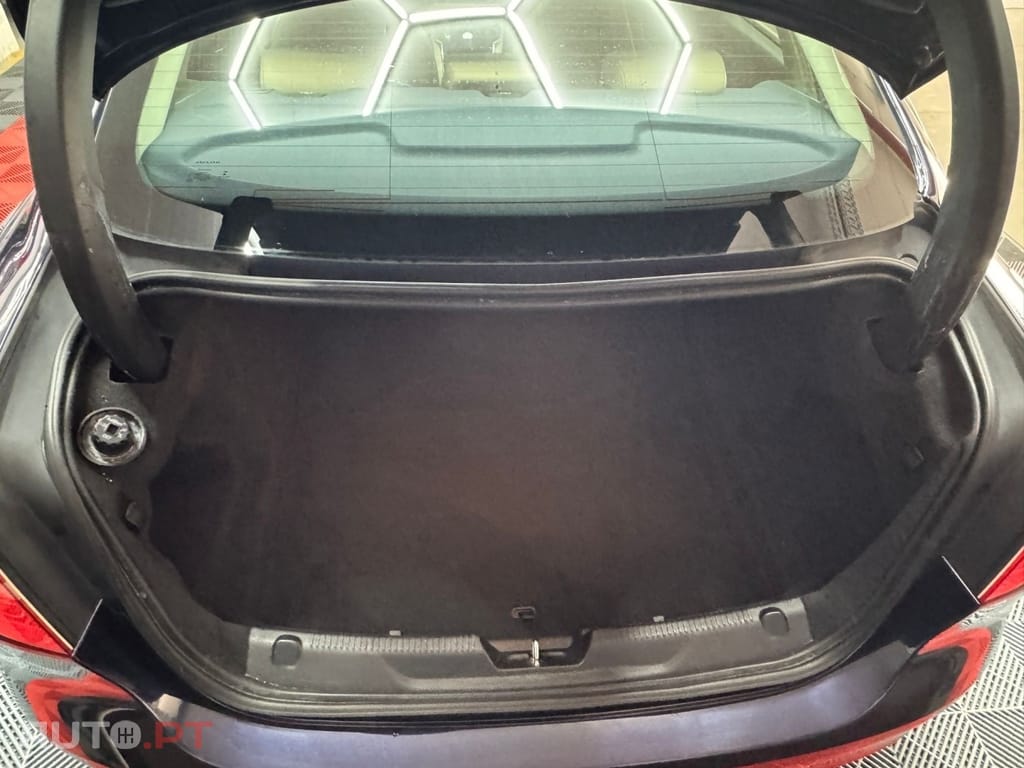 Jaguar XE 2.0 D Prestige