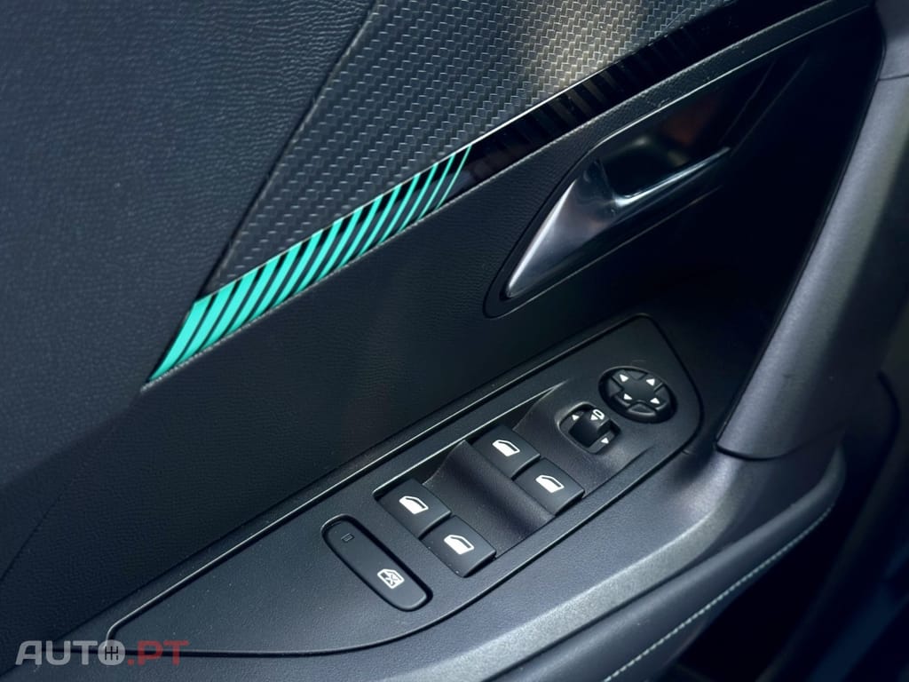 Peugeot 2008 PureTech 100 Allure