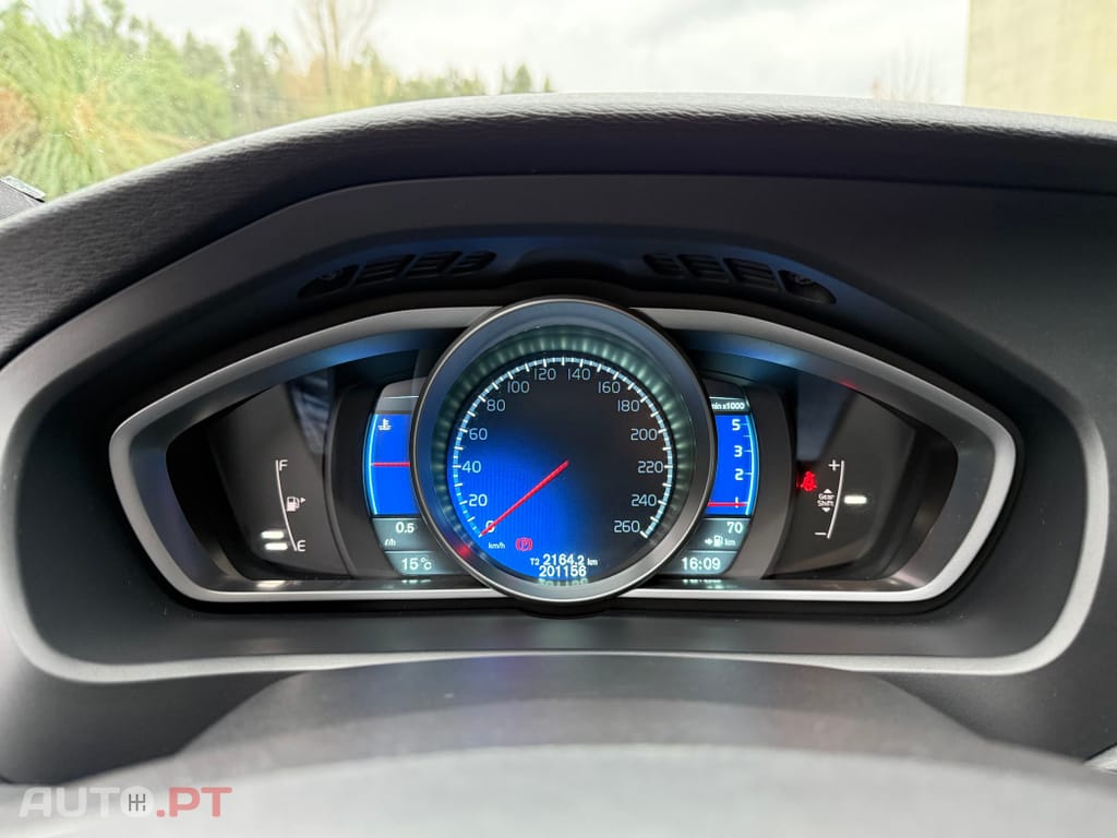 Volvo V40 1.6 D2 R-Design