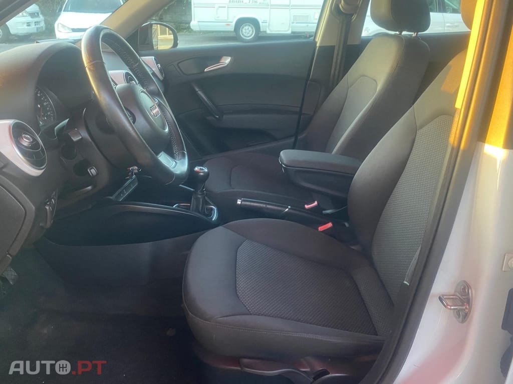 Audi A1 1.6 TDi S-line
