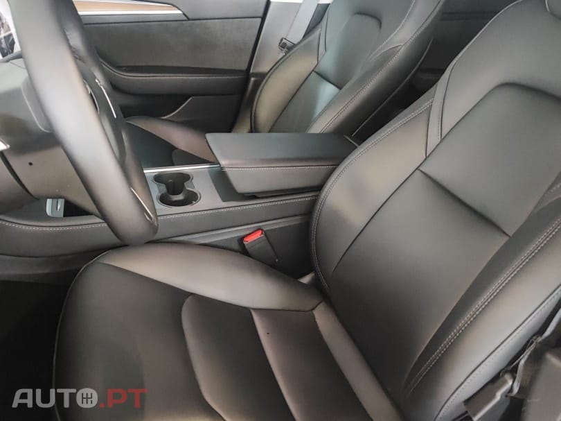 Tesla Model 3 Standard Range Plus RWD