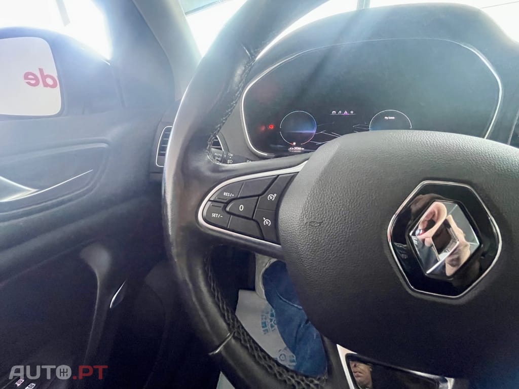 Renault Mégane Sport Tourer E-TECH Plug-in 160 INTENS