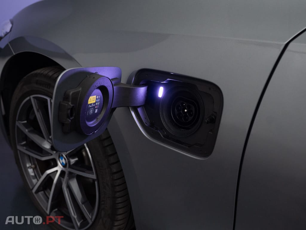 BMW 330 e Auto