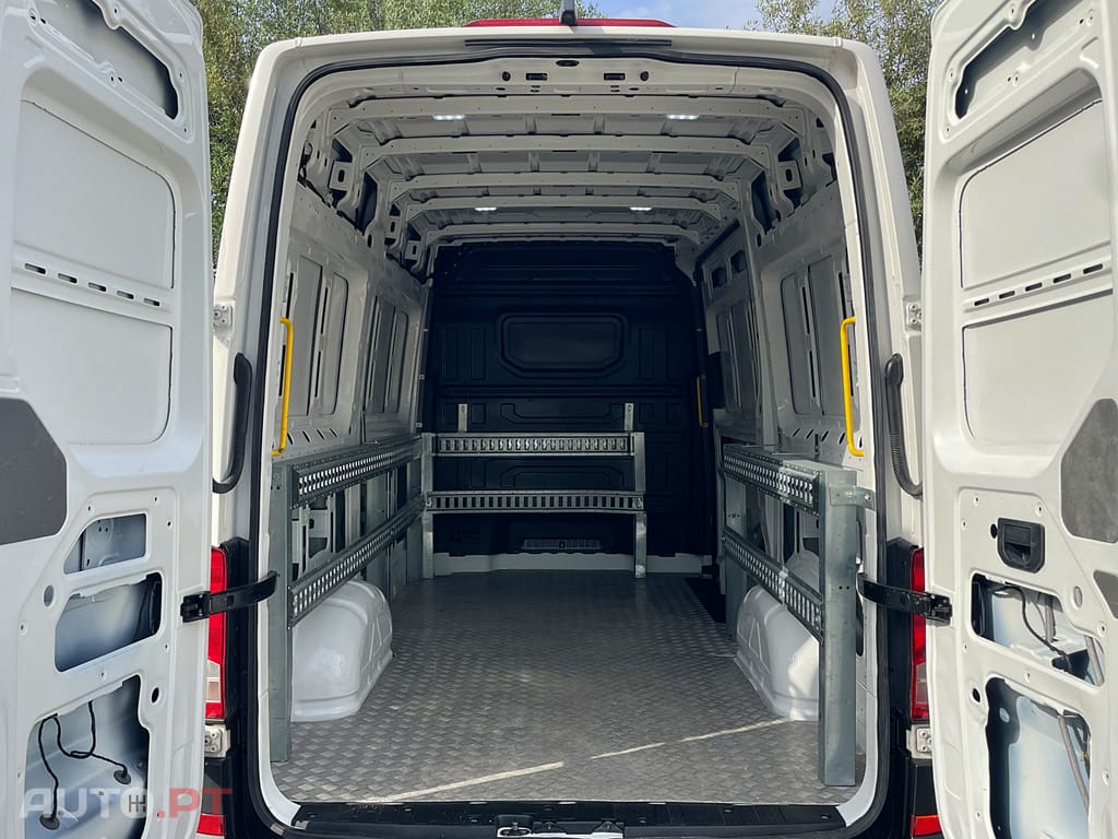 Volkswagen Crafter 2.0 TDI L3H3 IVA Dedutível