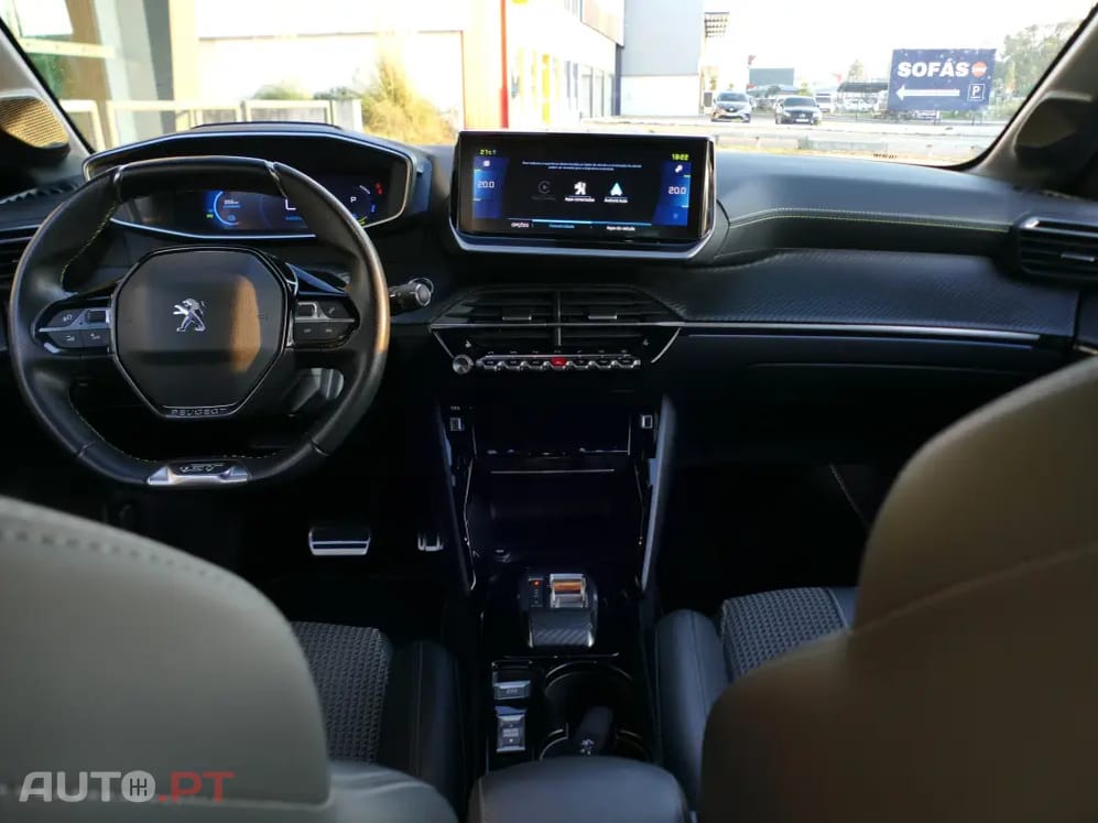 Peugeot E-208 50 kWh GT