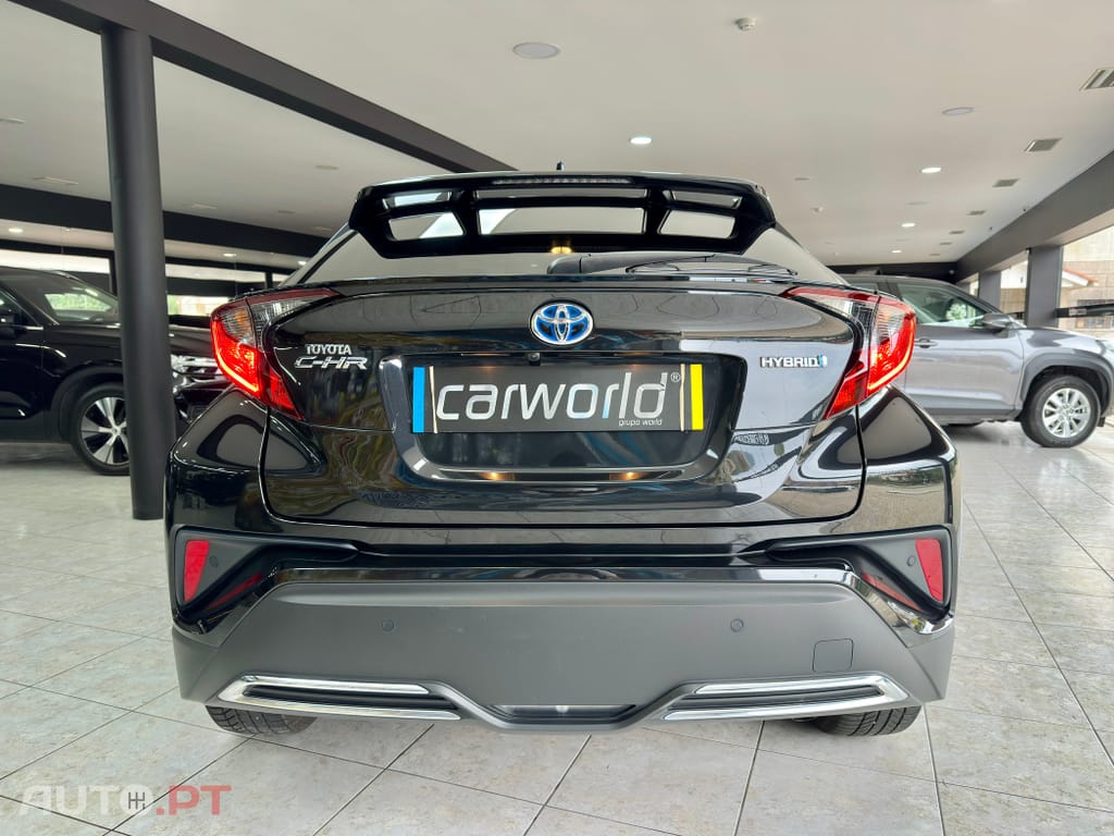 Toyota C-HR 2.0 Hybrid Square Collection