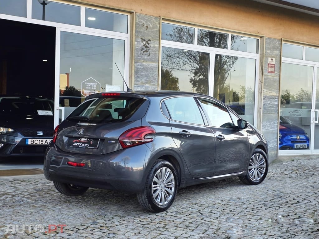 Peugeot 208 1.2 PureTech Allure EAT6