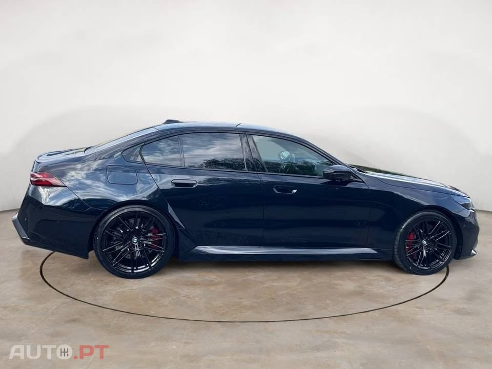 BMW M5 xDrive
