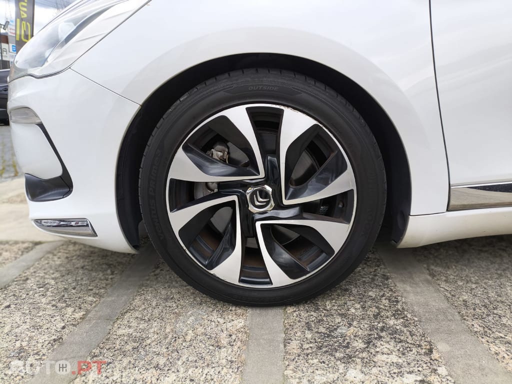 DS DS5 2.0HDi SPORTCHIC HYbrid4 