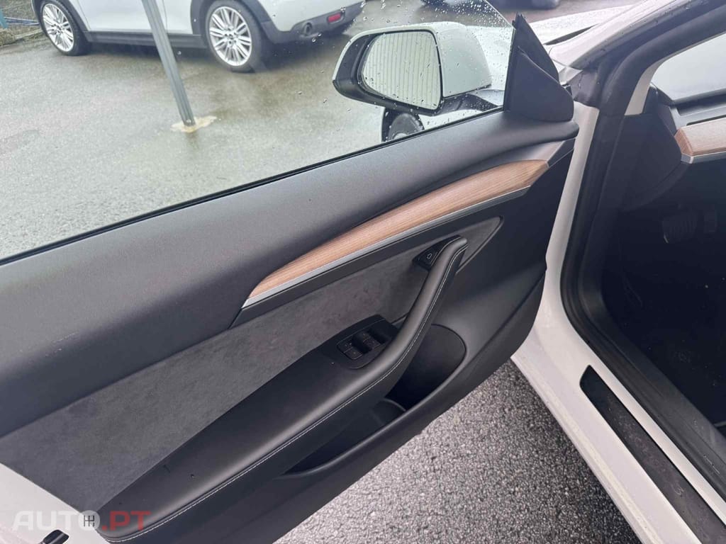 Tesla Model 3 Standard Range Plus RWD