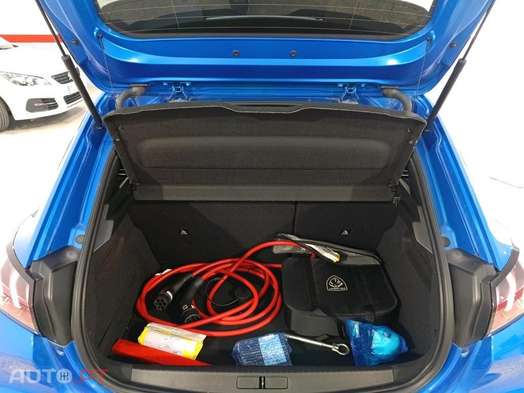 Peugeot E-208 50 kWh GT