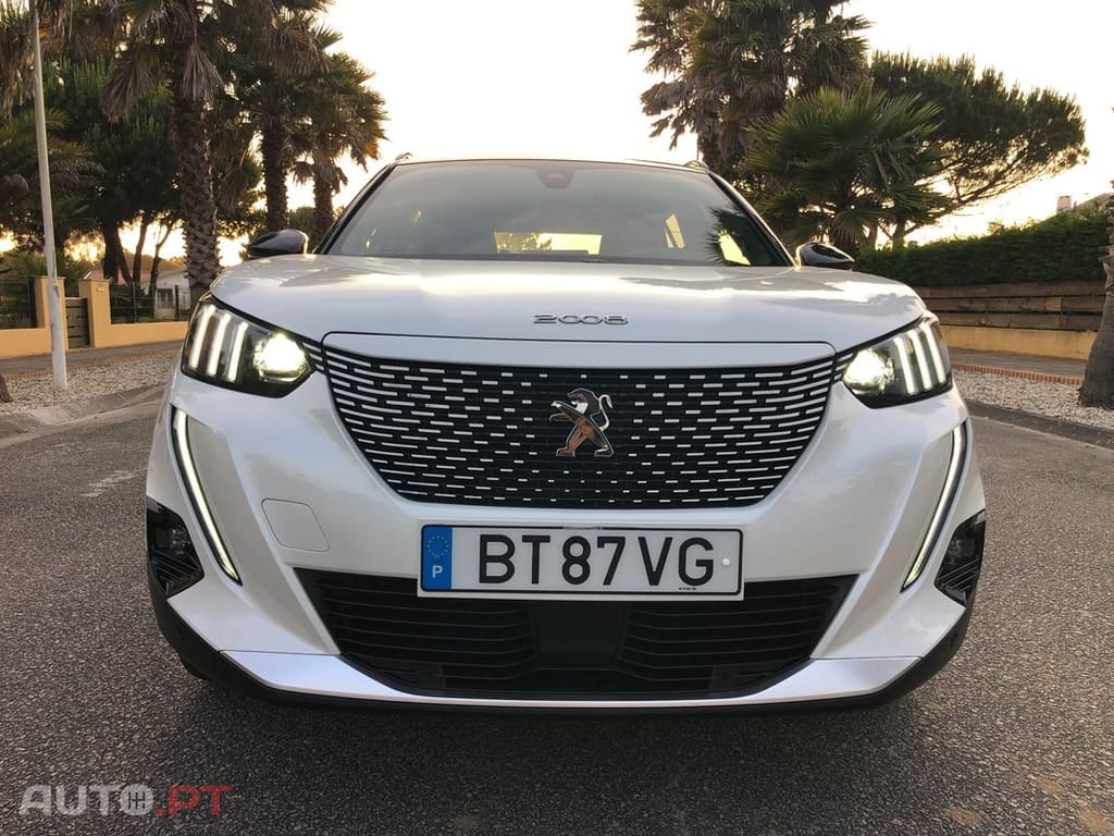 Peugeot E-2008 50 kWh GT