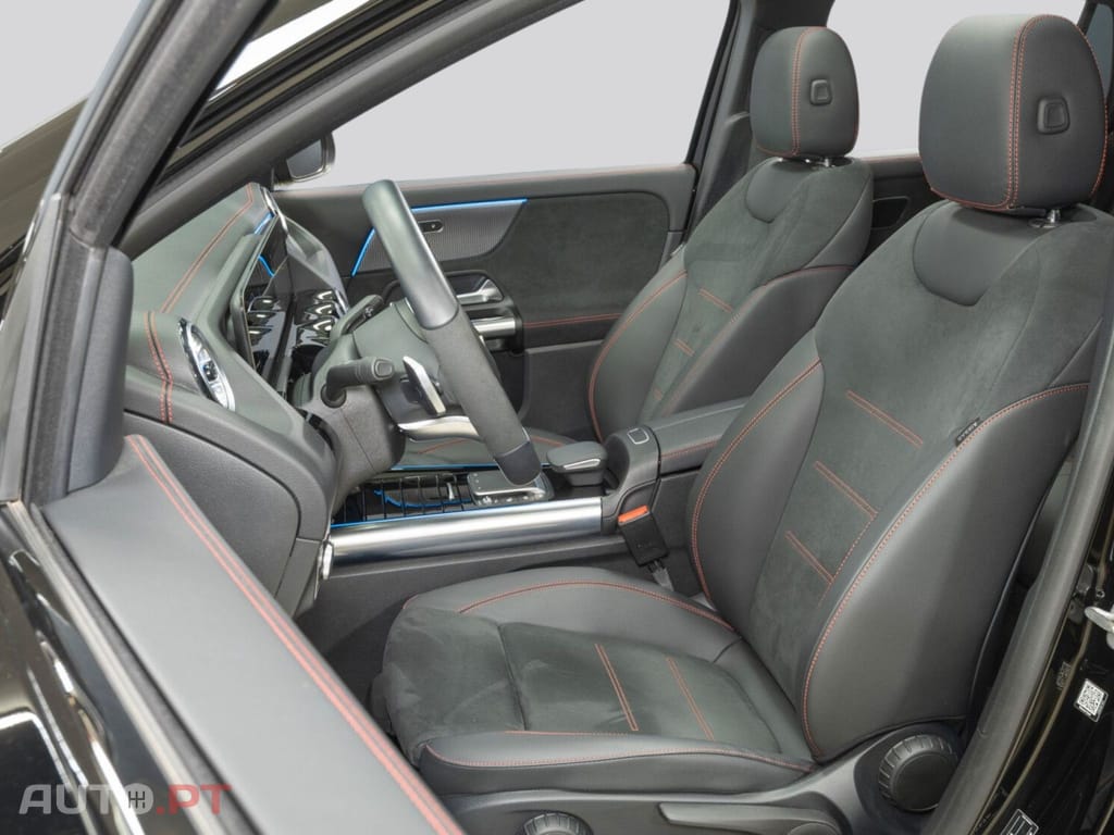 Mercedes-Benz EQA I.V.A DEDUTIVEL 350 4M AMG LED 
