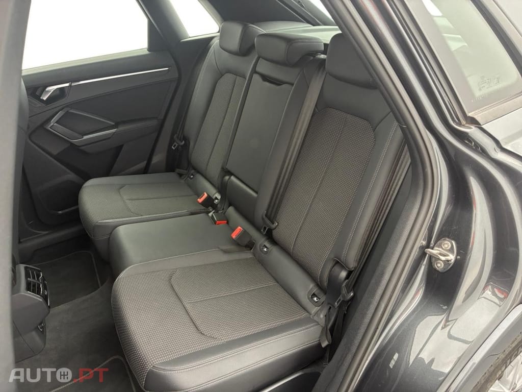 Audi Q3 45 TFSIe S line S tronic