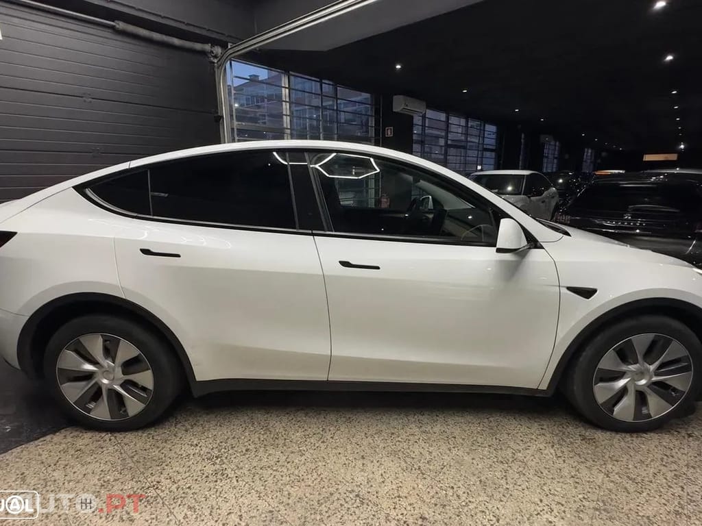 Tesla Model Y Long Range Dual Motor AWD