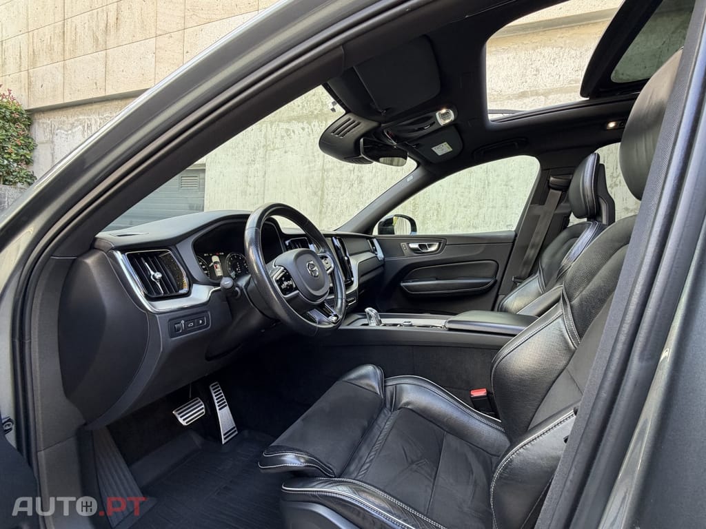 Volvo XC60 2.0 T8 PHEV R-Design AWD
