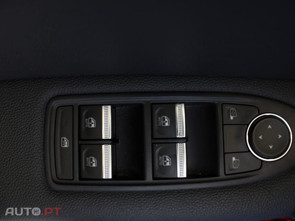 Renault Captur Outro