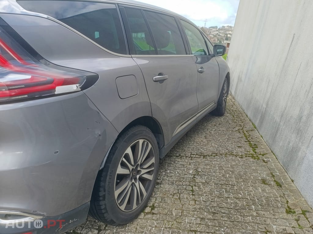 Renault Espace Initial Paris