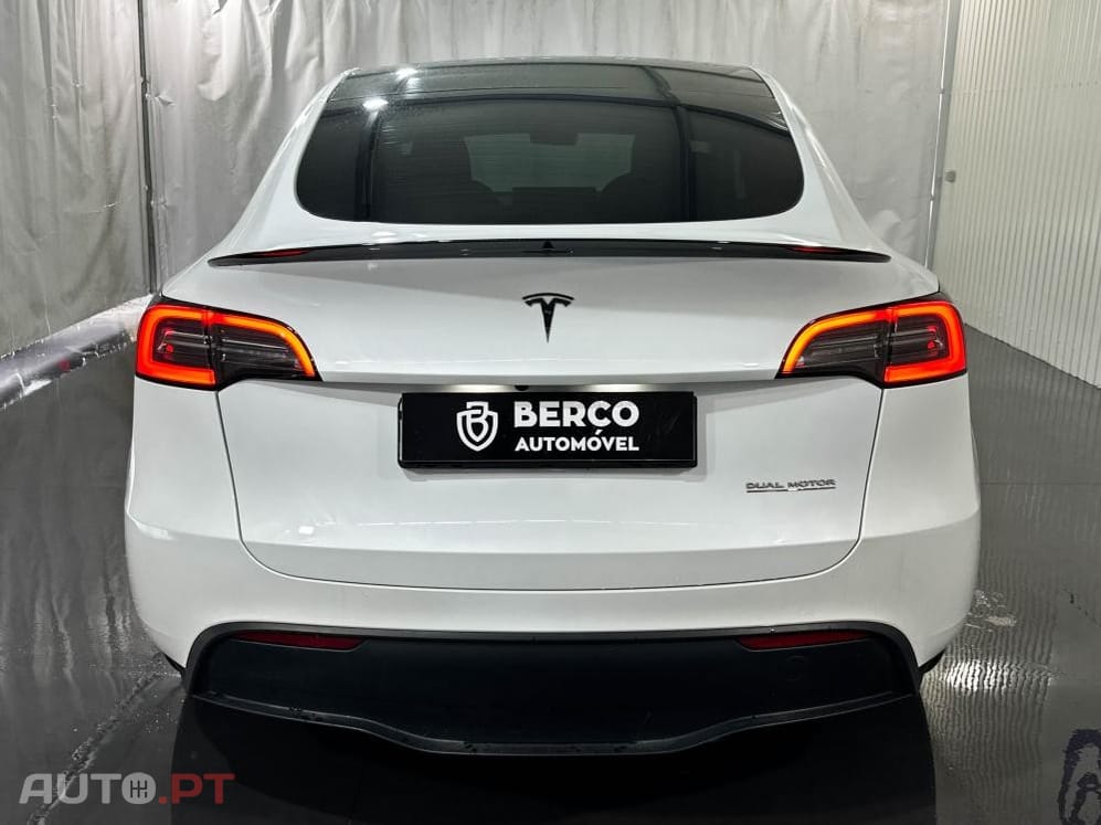 Tesla Model Y Performance Dual Motor AWD