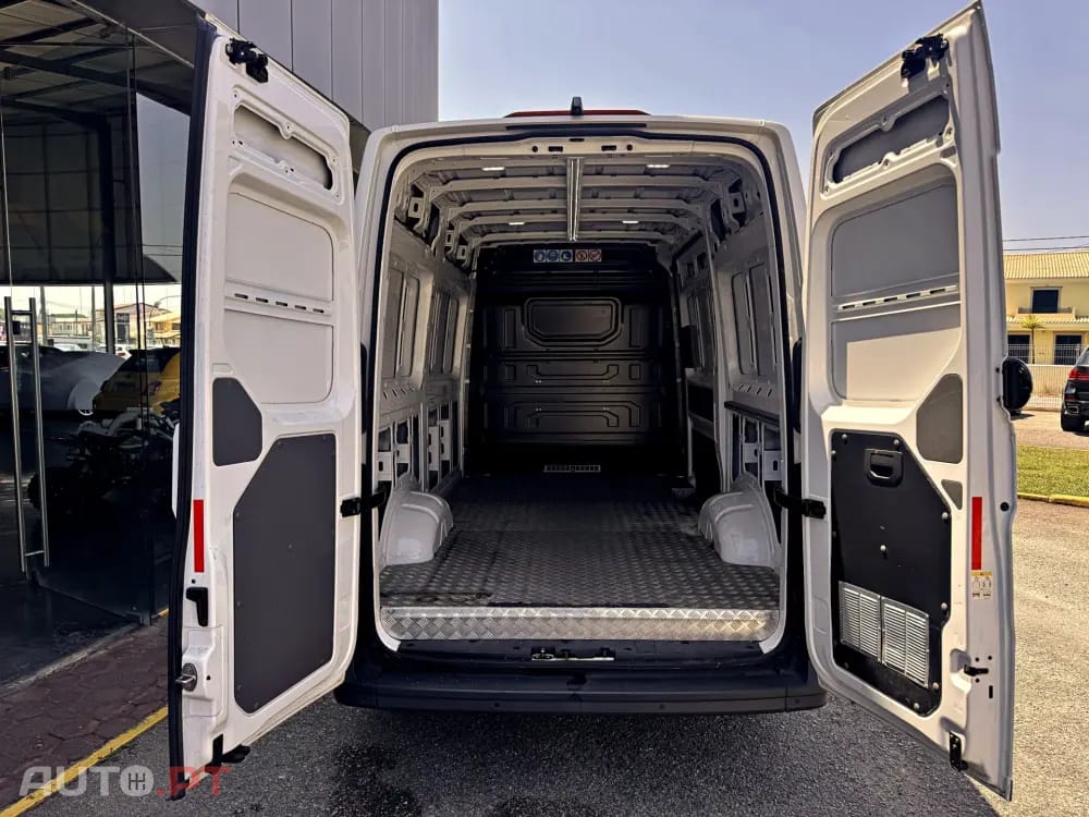 Volkswagen Crafter 35 2.0 TDI L3H2